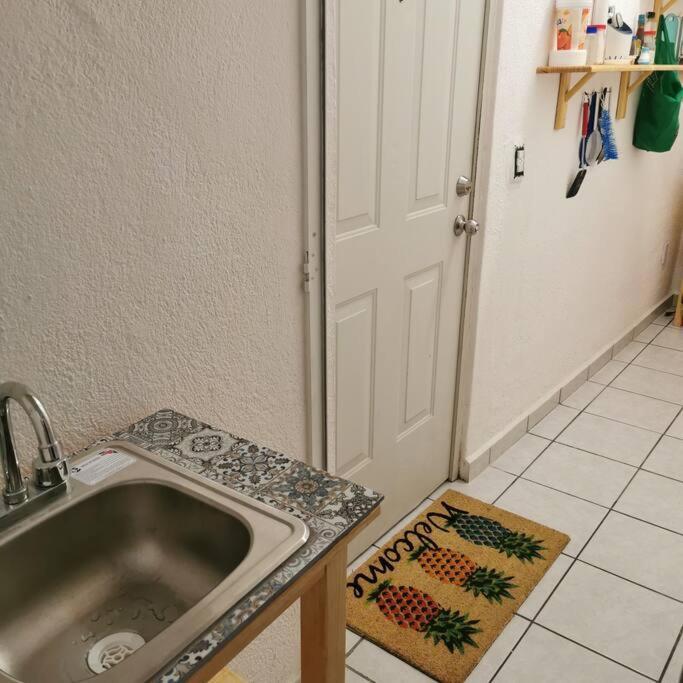 Lovely Studio Apartment With Balcony Ac & Wi-Fi, Minutes From Downtown! Zihuatanejo Esterno foto